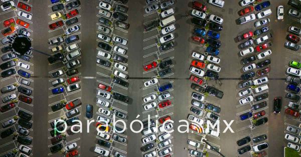 Propone Nay Salvatori obligar a estacionamientos a responder por robos y da&ntilde;os