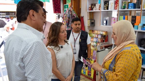Realizan acercamiento con locatarios de la Calle de los Dulces