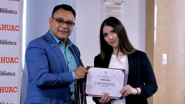 Docente de An&aacute;huac Puebla presenta libro sobre liderazgo y emprendimiento