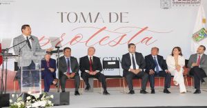 Asiste Armenta a toma de protesta del presidente de CMIC Puebla