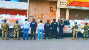 Retiran de circulaci&oacute;n a pipas con presunto huachig&aacute;s