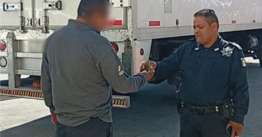 Ubican y recuperan polic&iacute;as de San Pedro Cholula tractocami&oacute;n en Santa B&aacute;rbara Almoloya