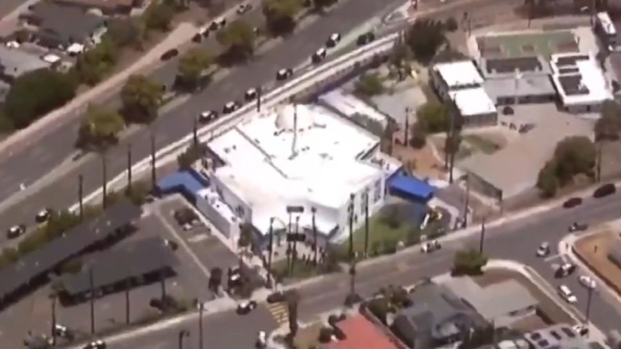 Ataque en centro isl&aacute;mico de San Diego deja 5 decesos