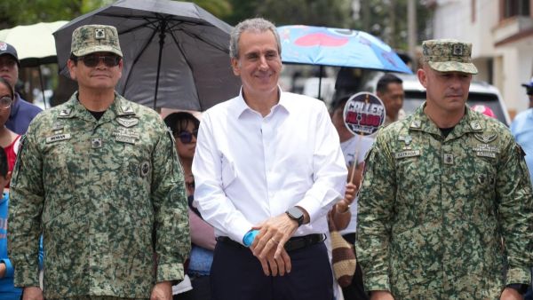 Entrega Pepe Chedraui rehabilitaci&oacute;n vial en Ignacio Zaragoza
