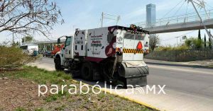 Refuerzan barredoras limpieza con trabajo continuo en vialidades: Ayuntamiento