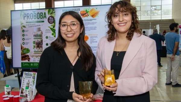 Crean en IBERO Puebla biomaterial para detectar alimentos en mal estado