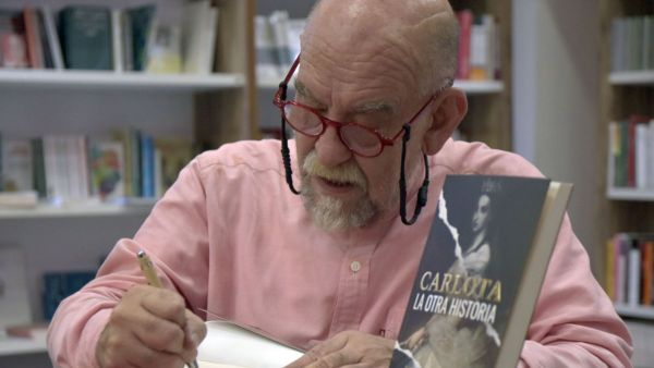 Presenta escritor Jos&eacute; Luis Trueba charla en Librer&iacute;as del CCU BUAP