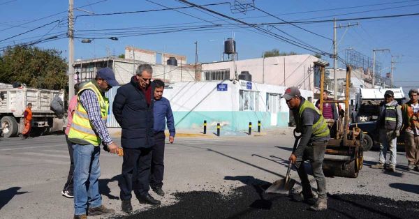 Supervisa Pepe Chedraui labores de bacheo en &Aacute;lamos Vista Hermosa