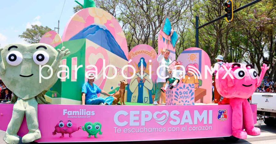 Visibilizan escuelas labor de CEPOSAMI y Casas Carmen Serd&aacute;n durante el Desfile