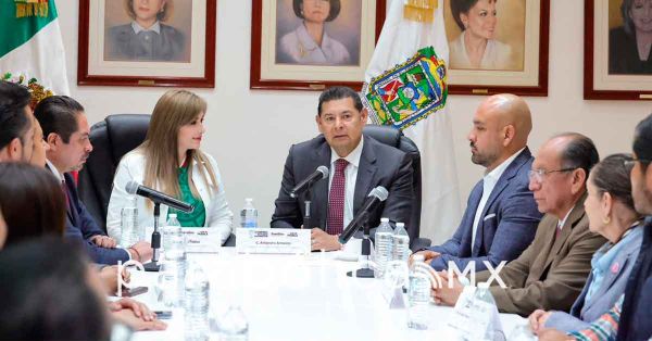 Reafirma Armenta respaldo a la pol&iacute;tica social desde el DIF