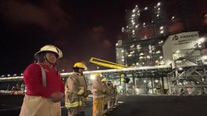 Reportan incendio en refiner&iacute;a de Dos Bocas, Tabasco