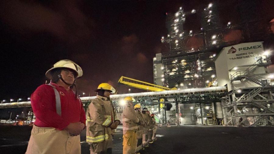 Reportan incendio en refiner&iacute;a de Dos Bocas, Tabasco