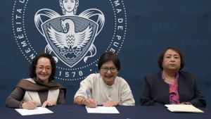 Firman acuerdo Universidad Rosario Castellanos y la BUAP