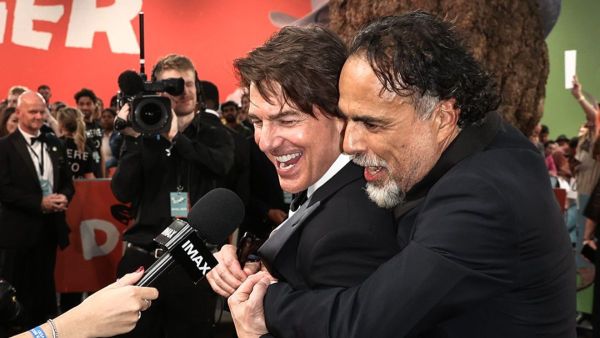 Rompe Tom Cruise corazones de mexicanas; presenta Digger