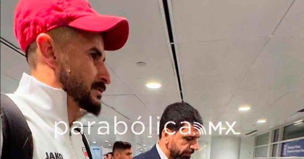 Retienen por m&aacute;s de siete horas al goleador de Irak a su ingreso a Estados Unidos