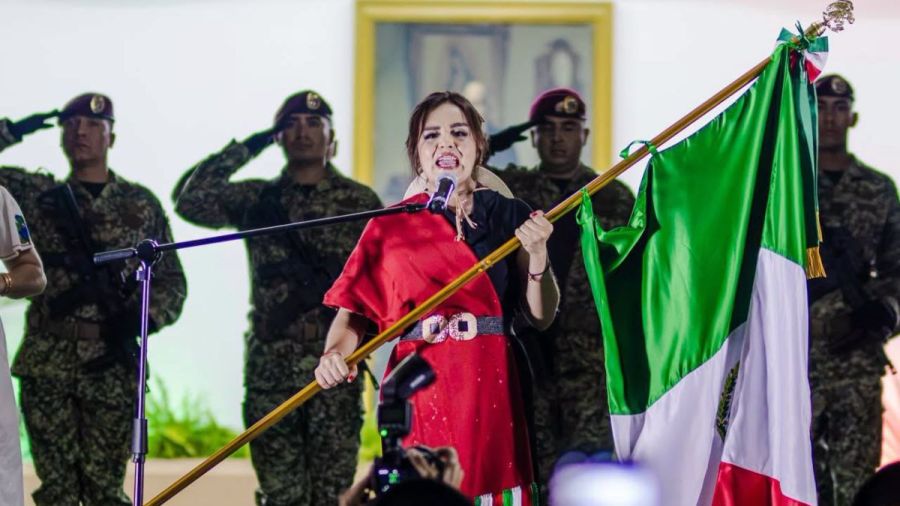 Recuerda Grecia Quiroz a Carlos Manzo en Grito de Independencia
