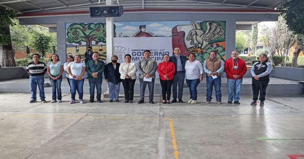 Entrega Omar Mu&ntilde;oz impermeabilizaci&oacute;n en espacios educativos