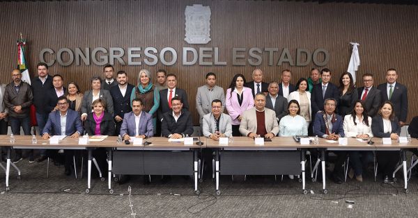 Realizan Congreso y SNTE Puebla reuni&oacute;n para armonizar Ley de Autonom&iacute;a Sindical