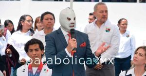Apadrina "El Hijo del Santo" inicio del ciclo escolar 2026-2027 de UDEP