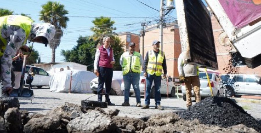 Refuerza Pepe Chedraui Campa&ntilde;a de Bacheo en el Infonavit San Jorge