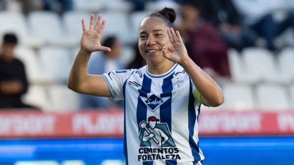 &iexcl;Orgullo nacional! Charlyn Corral, Bal&oacute;n de Oro por mejor delantera