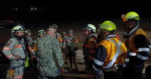 Avanzan en la b&uacute;squeda de mineros atrapados en mina de "Chele"