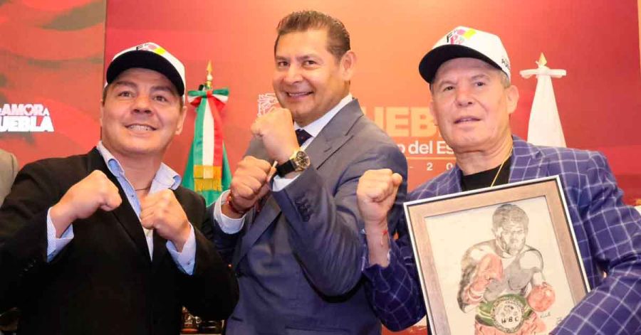 Pelear&aacute;n Julio C&eacute;sar Ch&aacute;vez y &ldquo;Travieso&rdquo; Arce contra las adicciones en Puebla