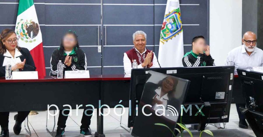 Abandera SEP Puebla a estudiantes de educaci&oacute;n especial