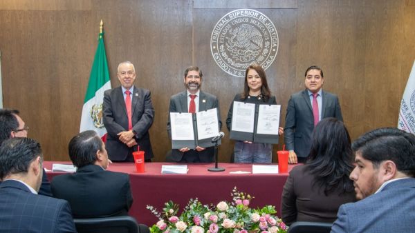 Firman convenio IBERO Puebla y Tribunal Superior de Justicia de Tlaxcala