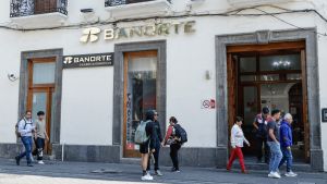 Implementan bancos requisito para hacer dep&oacute;sitos en efectivo