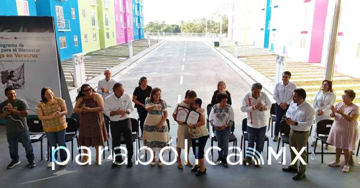 Entrega Sheinbaum acciones del programa de Vivienda para el Bienestar en Veracruz