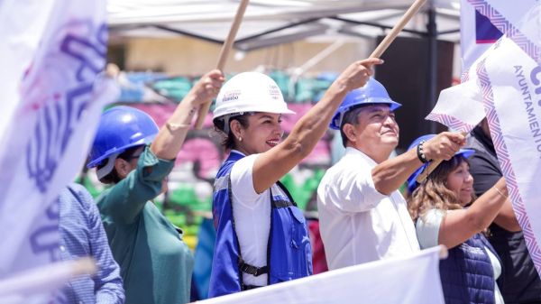 Inicia Lupita Cuautle mejoramiento de red de agua en Cacalotepec