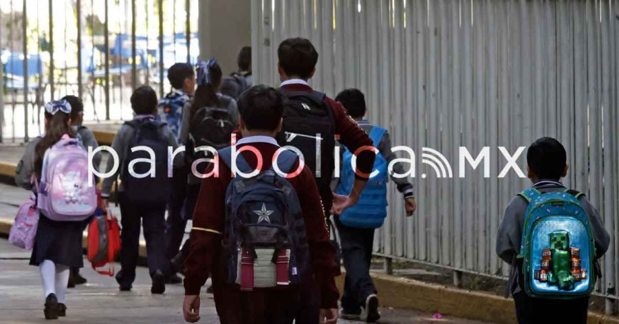 Analiza SEP regreso del &ldquo;operativo mochila&rdquo; tras amenaza en escuelas de Puebla y Atlixco