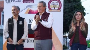 Con Puebla Brilla, Pepe Chedraui moderniza luminarias en Granjas del Sur