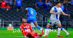 Remonta Cruz Azul al Puebla y ya es l&iacute;der
