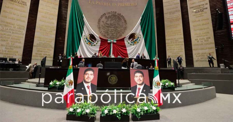 Rinde la C&aacute;mara de Diputados homenaje a Zenyazen Escobar