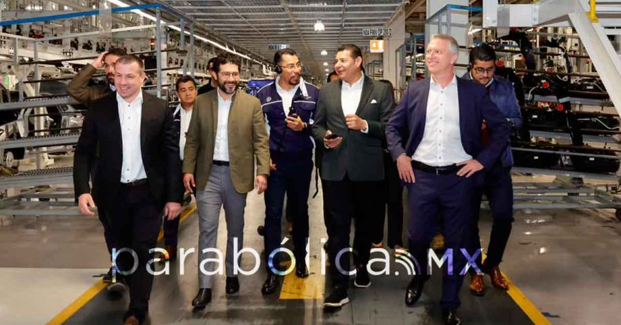 Dialogan Armenta, Bola&ntilde;os y VW en el marco de la negociaci&oacute;n salarial