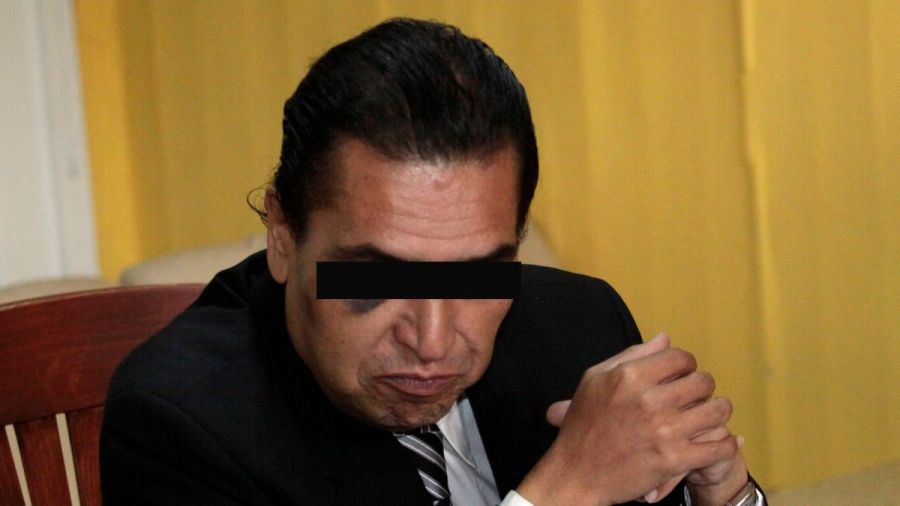 Por evasi&oacute;n de presos, detienen a juez Enrique Romero Razo