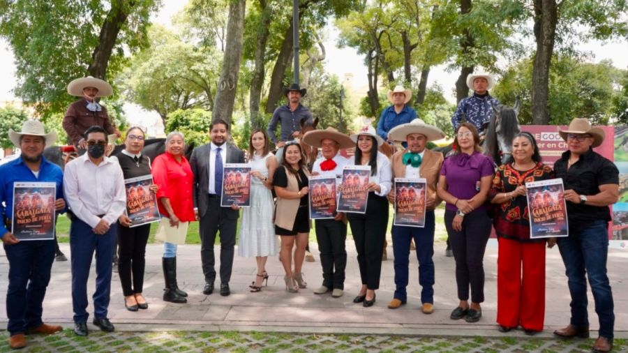 Presenta Tonantzin Fern&aacute;ndez la Cabalgata de Inicio de Feria