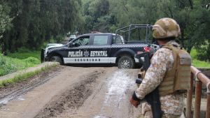 Investigan posible red de protecci&oacute;n oficial por robo de hidrocarburos