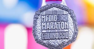 Presentan playera y medalla del Medio Marat&oacute;n San Andr&eacute;s Cholula, Equinoccio 2026