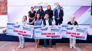 Entrega Lupita Cuautle premios del Sorteo Predial 2026