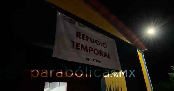 Recorren autoridades estatales albergue temporal en Xicotepec