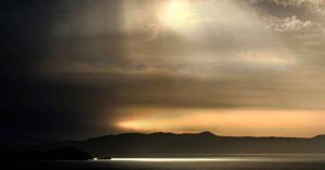 Cuanto m&aacute;s brillante la luz, m&aacute;s oscura la sombra