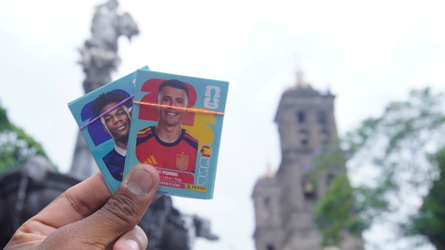 Organiza Ayuntamiento intercambio de estampas del Mundial