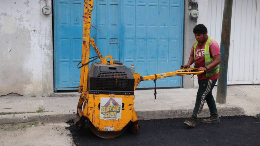 Avanzan labores de bacheo al sur de la capital: Ayuntamiento