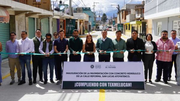 Entrega edil pavimentaci&oacute;n en San Lucas Atoyatenco
