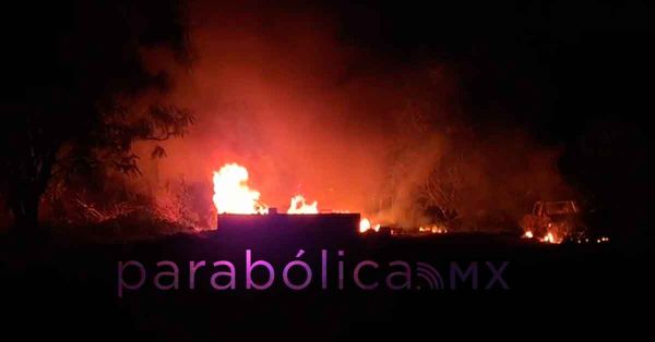 Incendian tres patrullas en Huaquechula; habitantes denuncian escalada de violencia