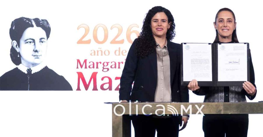 Firma Sheinbaum decreto que impide doble nacional para encabezar los ejecutivos federal y estatales