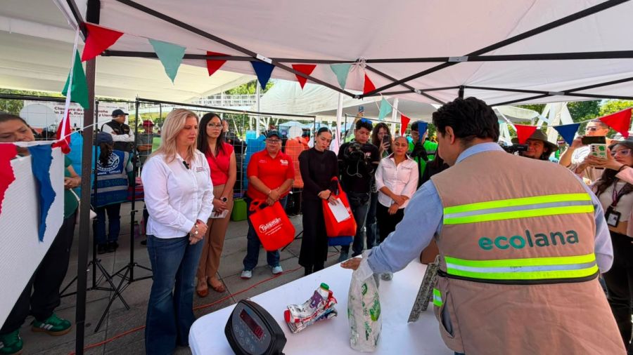 OOSL Cholula dona m&aacute;s de 100 kilos de pl&aacute;sticos flexibles